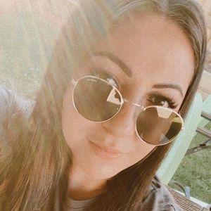 Meet your Posher, Summer